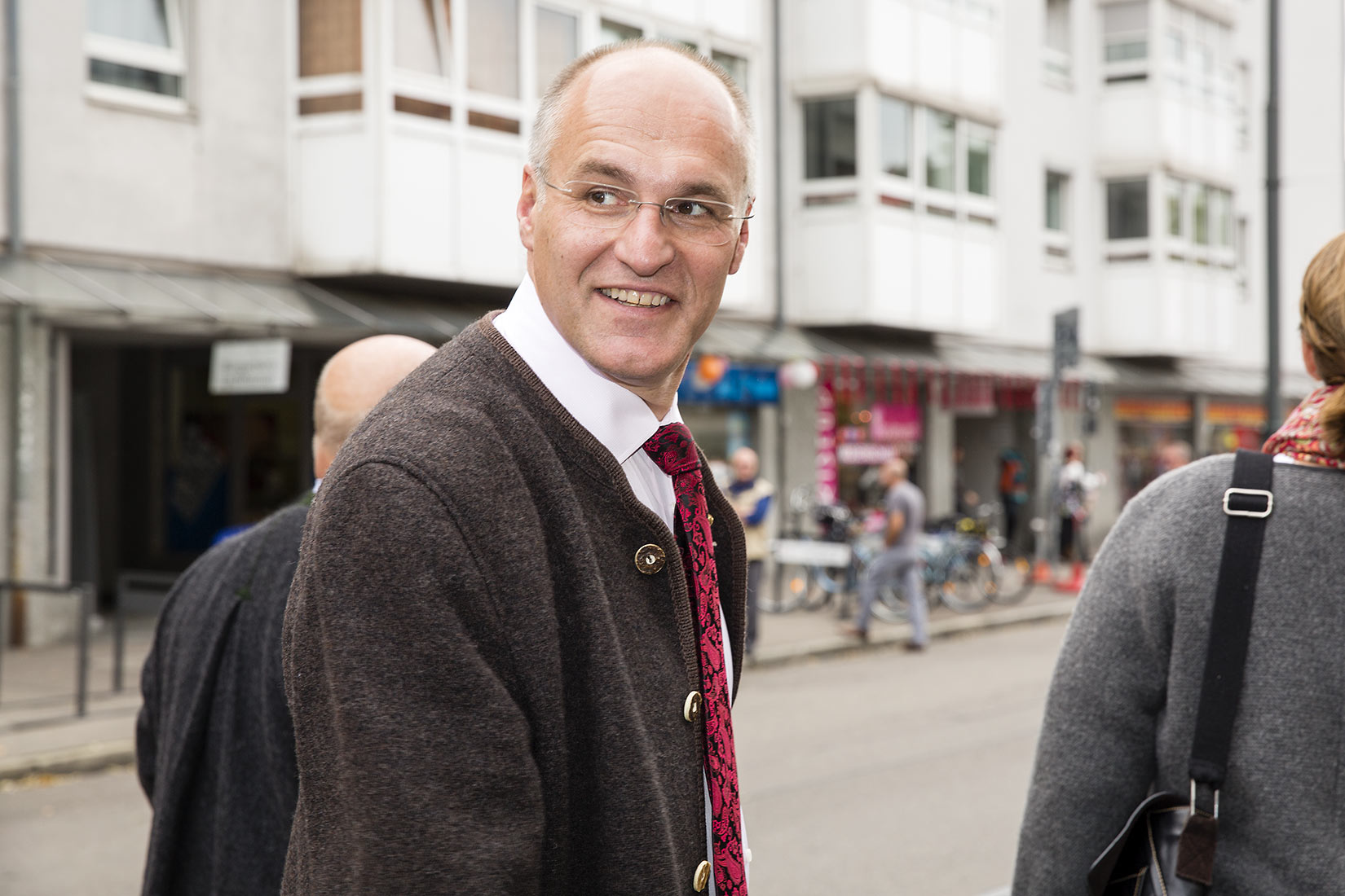 Kurt Gribl unterwegs auf der Lechhauser Kirchweih | NIKKY MAIER photo - 14