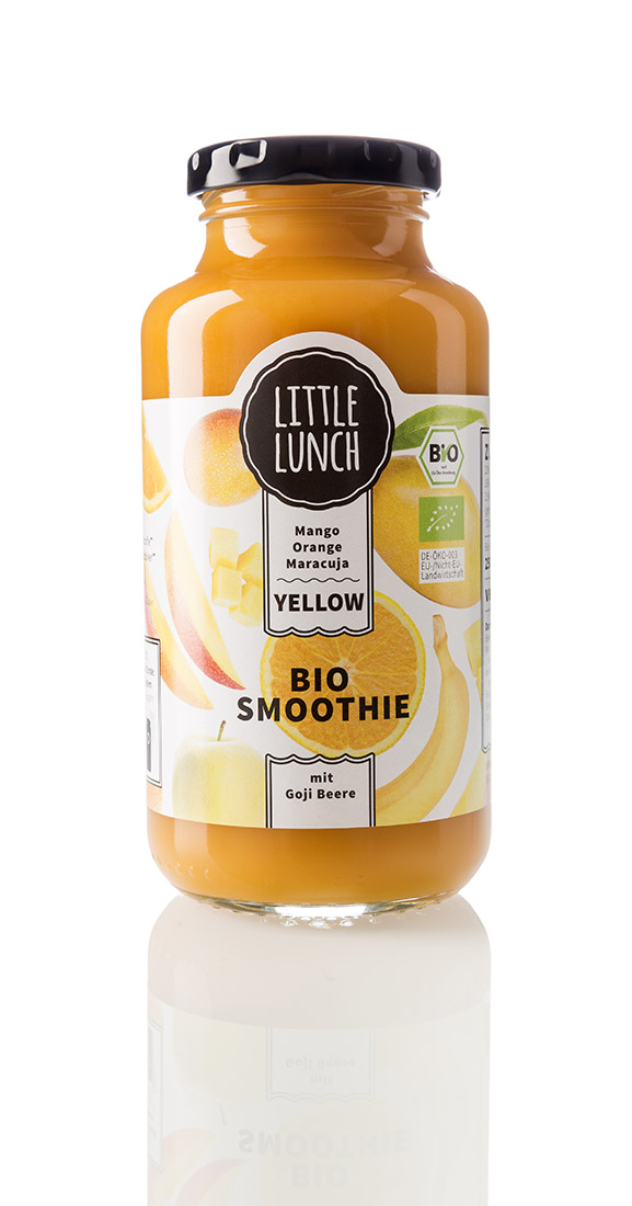 Der Bio-Smoothie Yellow von Little Lunch. Zu den Biozutaten gehören Mango, Orange und Maracuja | NIKKYMAIER photo - 08