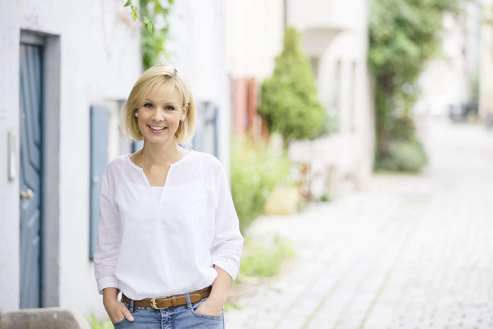 Fotoshooting in der Altstadt Augsburg mit der Portraitfotografin | NIKKYMAIER photo - 08