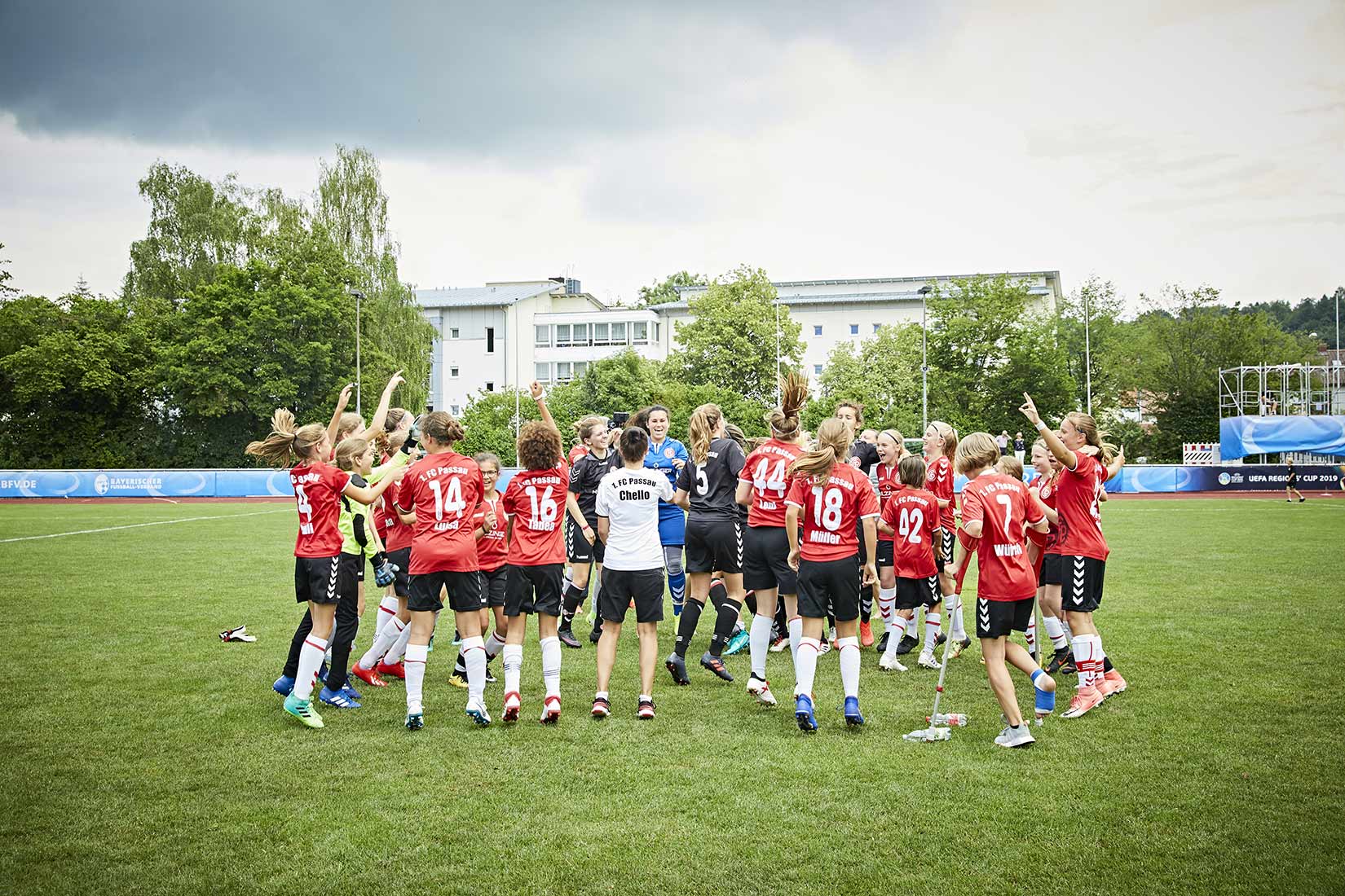 Siegerjubel im Stadion | Nikky Maier photo - 31